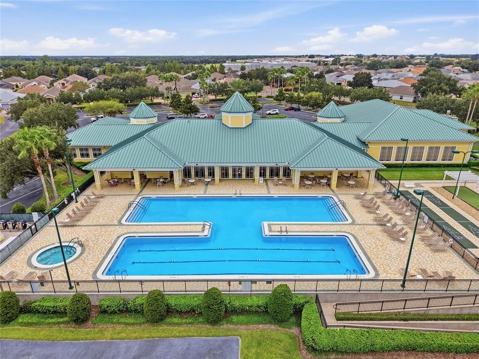 На продажу: $249,900 (2 спален, 2 ванн, 1719 Квадратных фут)