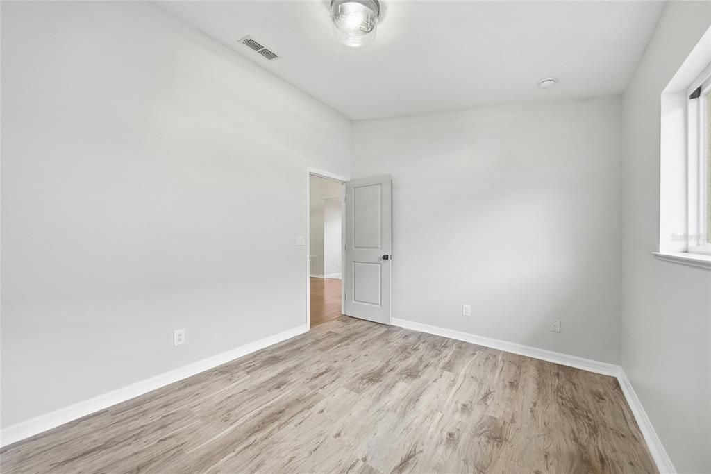 На продажу: $249,900 (2 спален, 2 ванн, 1719 Квадратных фут)
