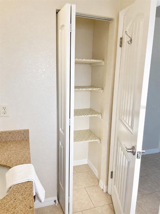 На продажу: $369,999 (3 спален, 2 ванн, 1605 Квадратных фут)