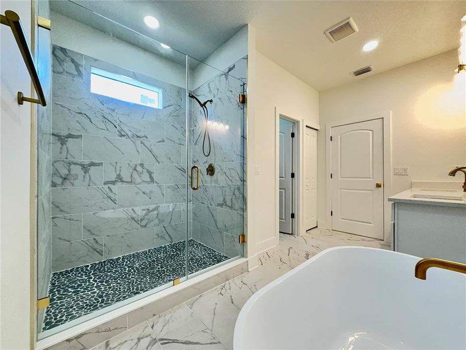 For Sale: $699,900 (3 beds, 3 baths, 2188 Square Feet)