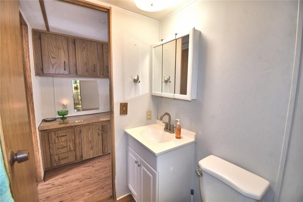 На продажу: $105,000 (1 спален, 1 ванн, 836 Квадратных фут)
