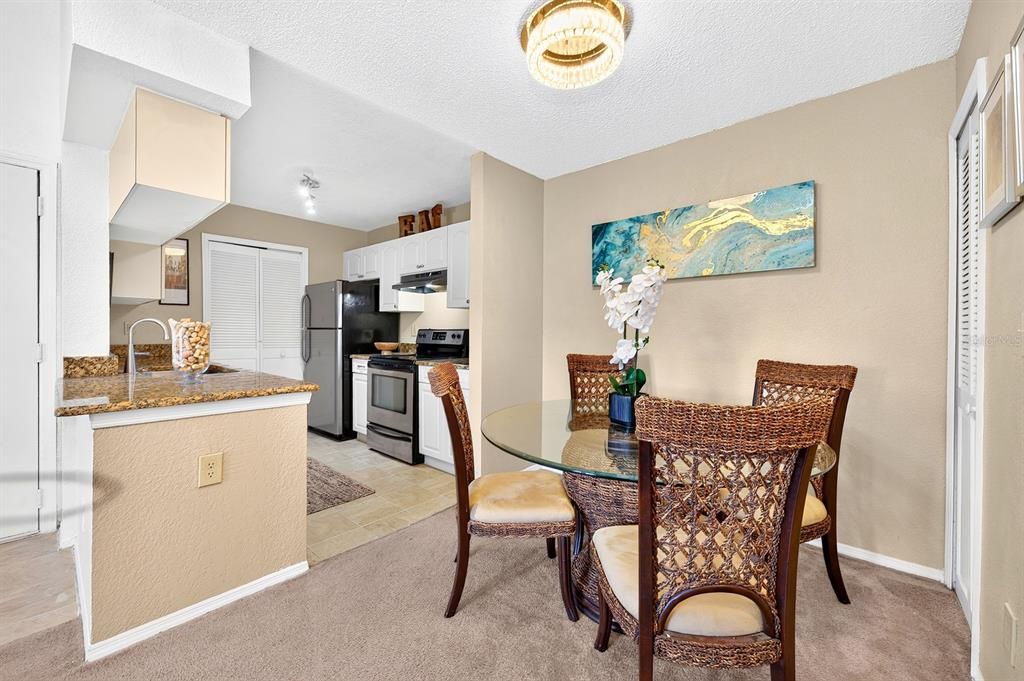 For Sale: $175,000 (1 beds, 1 baths, 650 Square Feet)