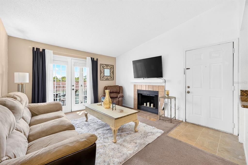 For Sale: $175,000 (1 beds, 1 baths, 650 Square Feet)