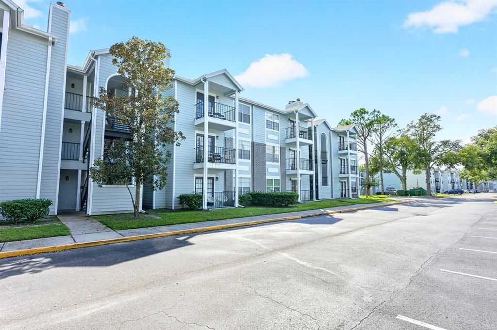 For Sale: $175,000 (1 beds, 1 baths, 650 Square Feet)