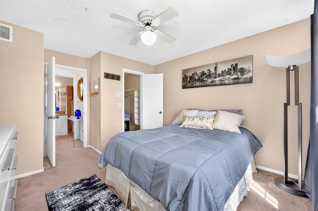 For Sale: $175,000 (1 beds, 1 baths, 650 Square Feet)