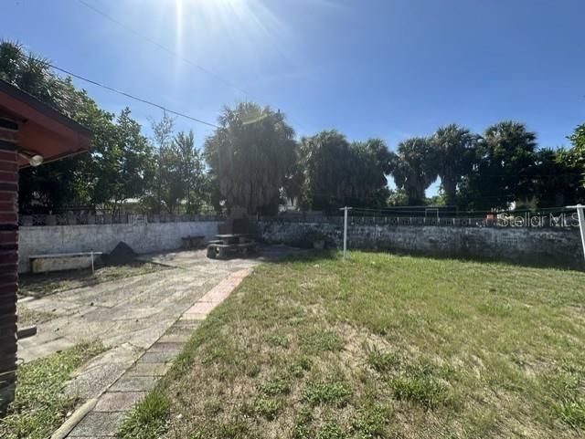 На продажу: $340,000 (0.35 acres)