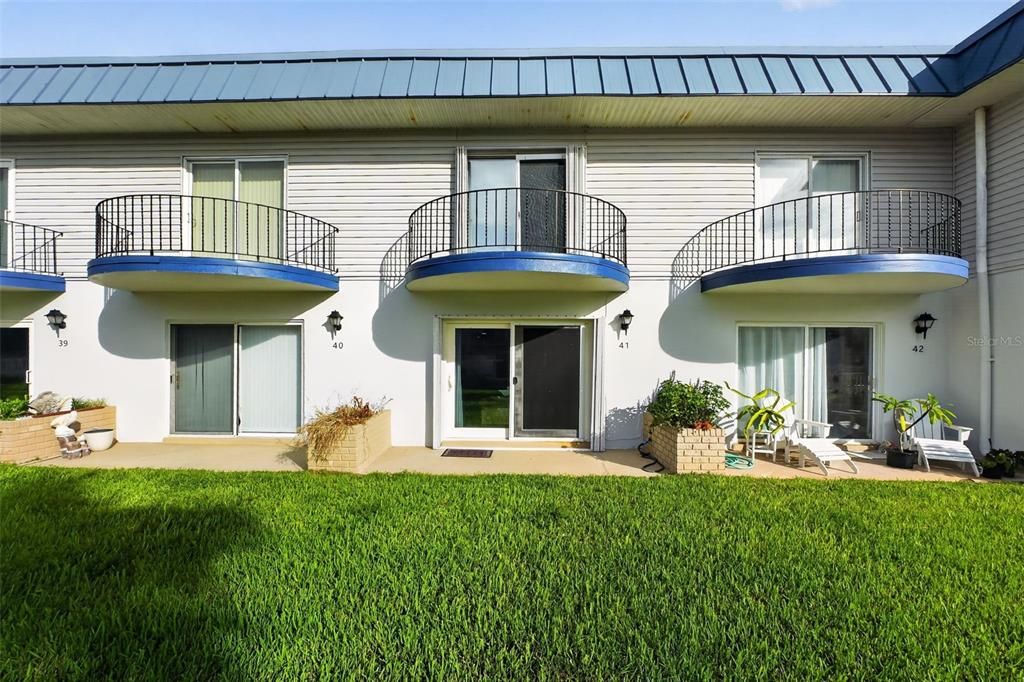 For Sale: $279,900 (2 beds, 2 baths, 1184 Square Feet)