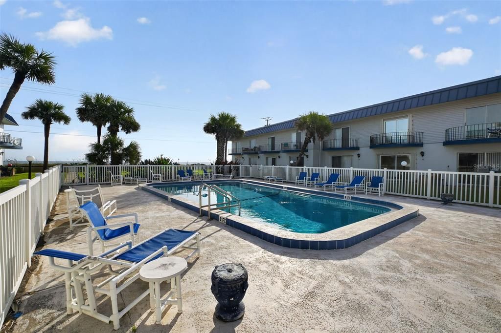 For Sale: $279,900 (2 beds, 2 baths, 1184 Square Feet)