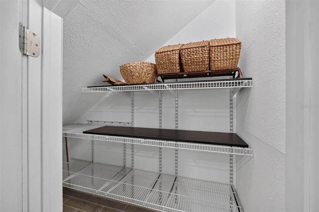 For Sale: $279,900 (2 beds, 2 baths, 1184 Square Feet)