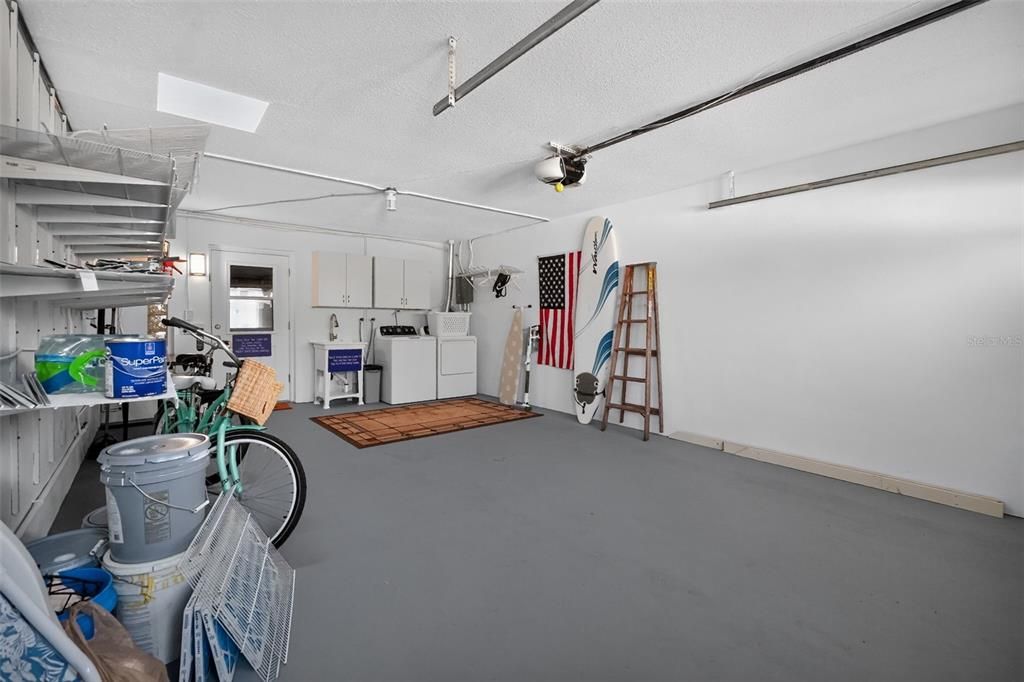 For Sale: $279,900 (2 beds, 2 baths, 1184 Square Feet)