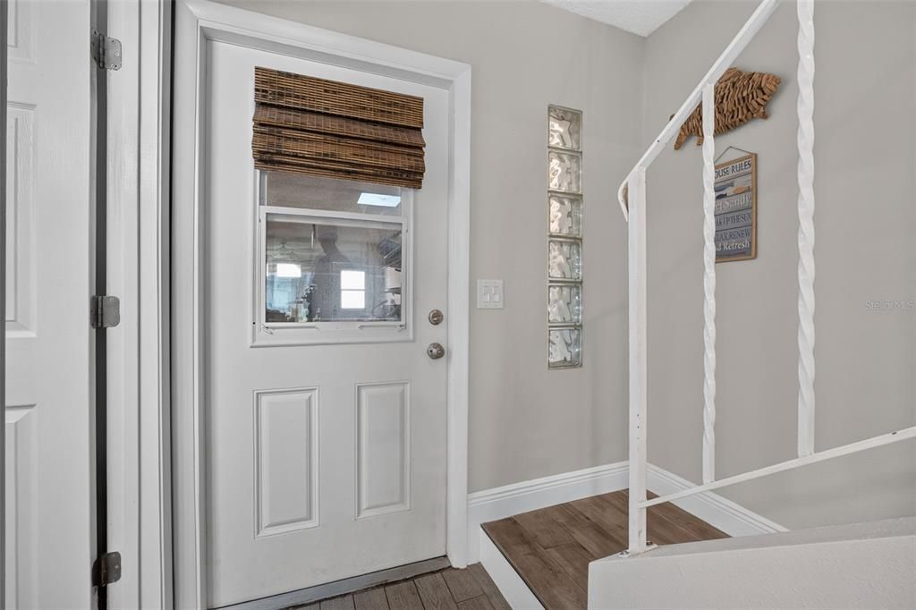 For Sale: $279,900 (2 beds, 2 baths, 1184 Square Feet)