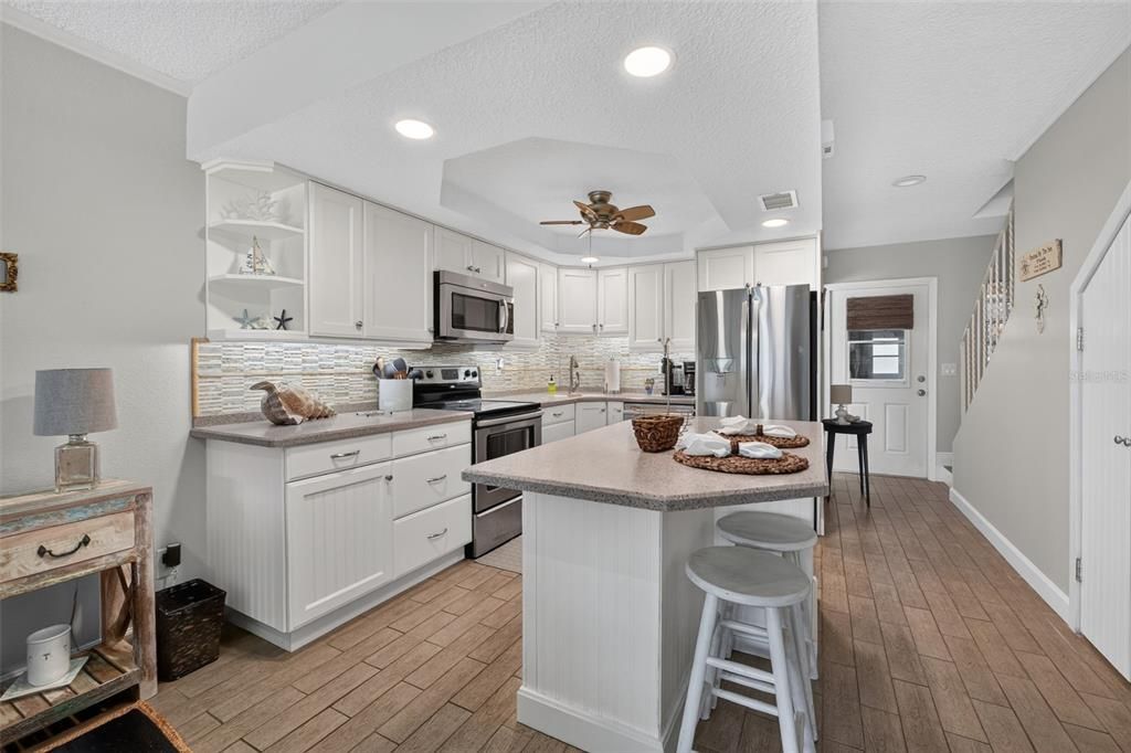 For Sale: $279,900 (2 beds, 2 baths, 1184 Square Feet)