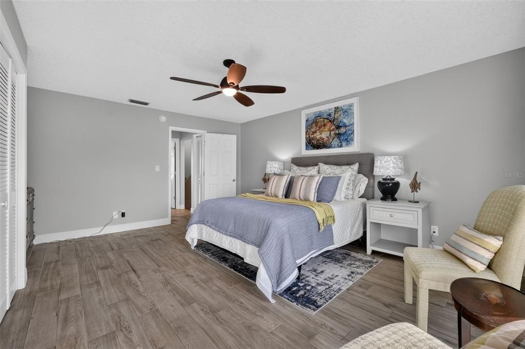 For Sale: $279,900 (2 beds, 2 baths, 1184 Square Feet)
