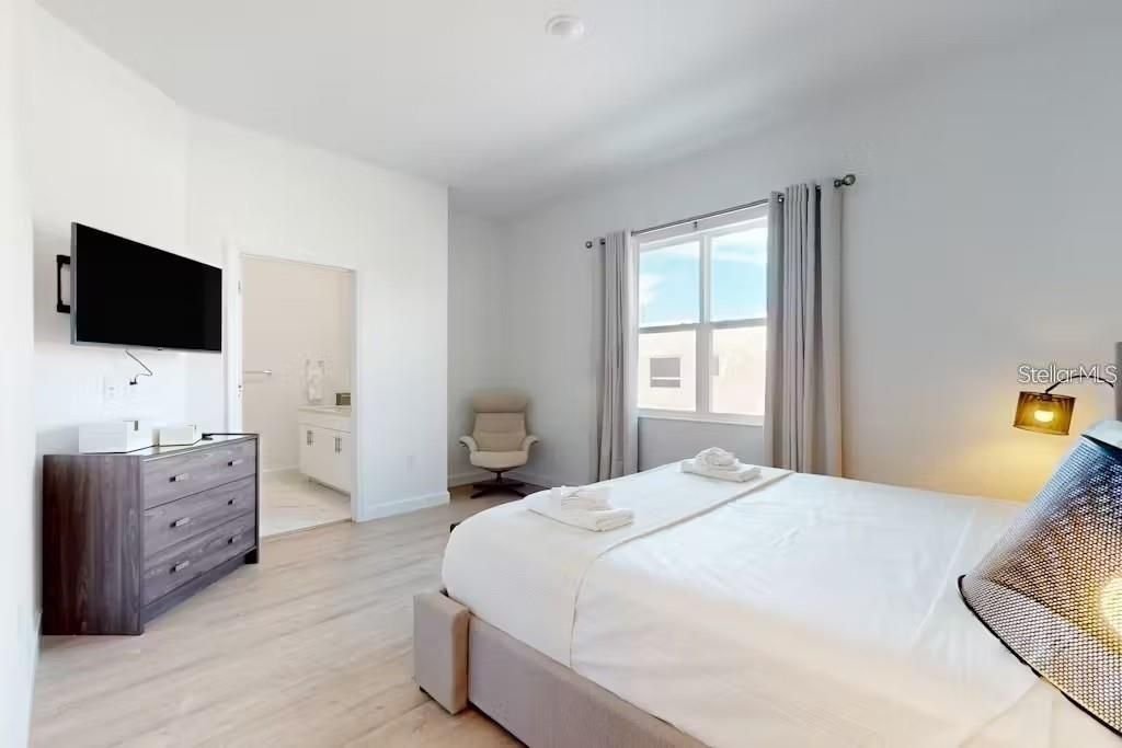В аренду: $2,500 (4 спален, 4 ванн, 1671 Квадратных фут)