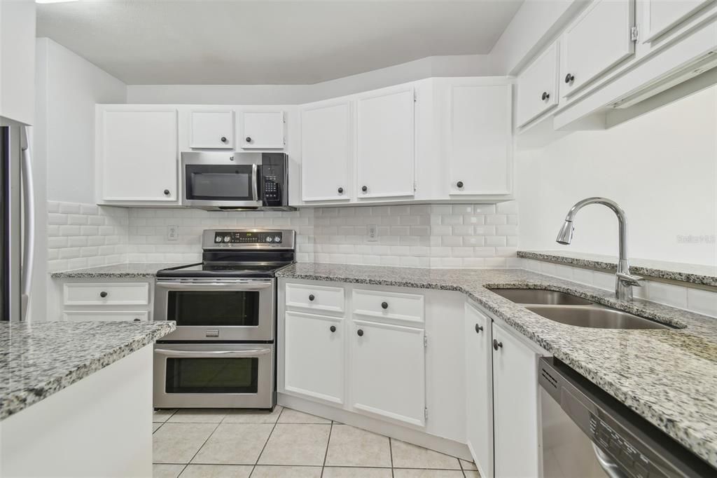 En Venta: $164,900 (2 camas, 2 baños, 912 Pies cuadrados)