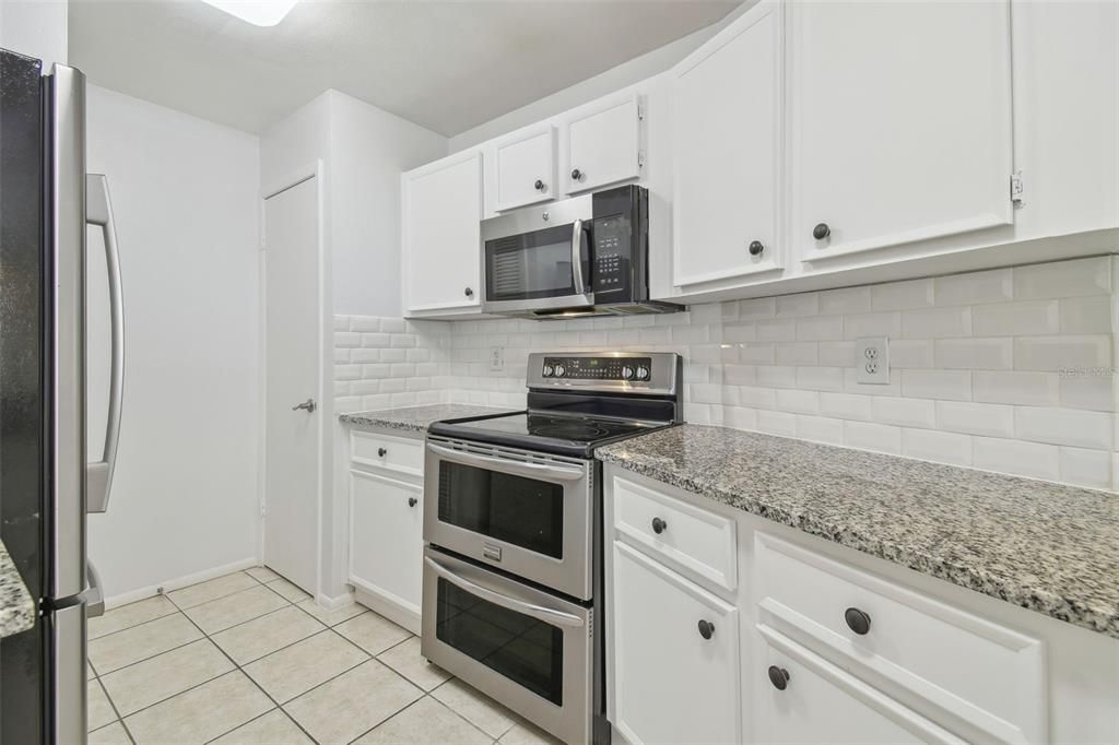 En Venta: $164,900 (2 camas, 2 baños, 912 Pies cuadrados)