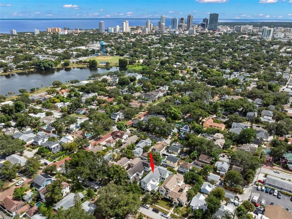 For Sale: $1,725,000 (4 beds, 4 baths, 3047 Square Feet)
