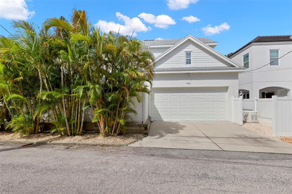 For Sale: $1,725,000 (4 beds, 4 baths, 3047 Square Feet)
