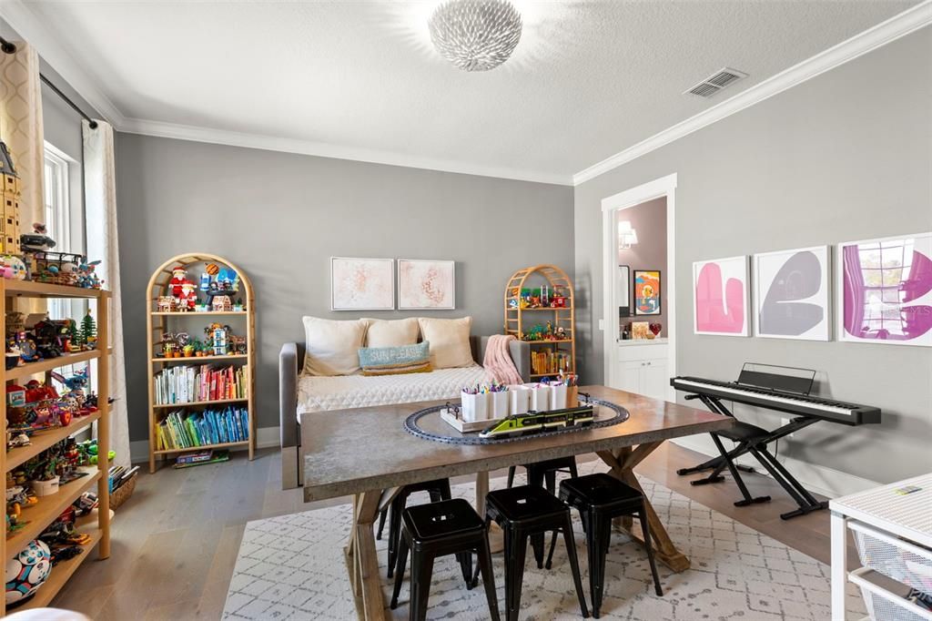 For Sale: $1,725,000 (4 beds, 4 baths, 3047 Square Feet)