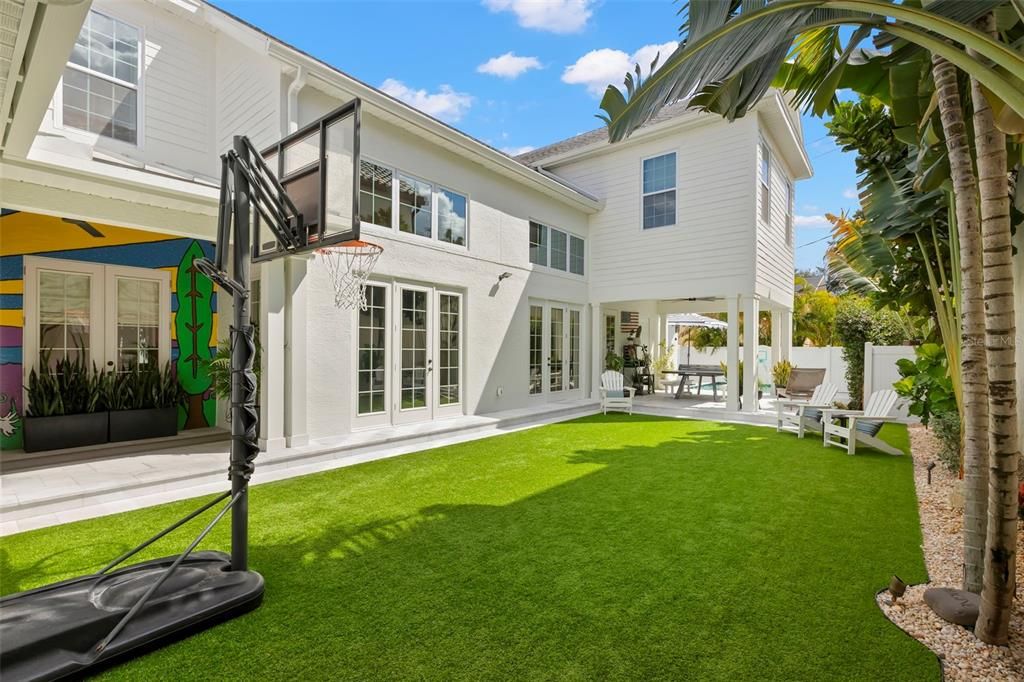 For Sale: $1,725,000 (4 beds, 4 baths, 3047 Square Feet)