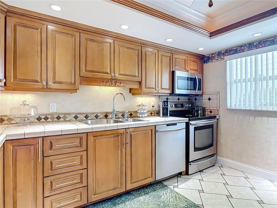 For Sale: $409,000 (2 beds, 2 baths, 1134 Square Feet)