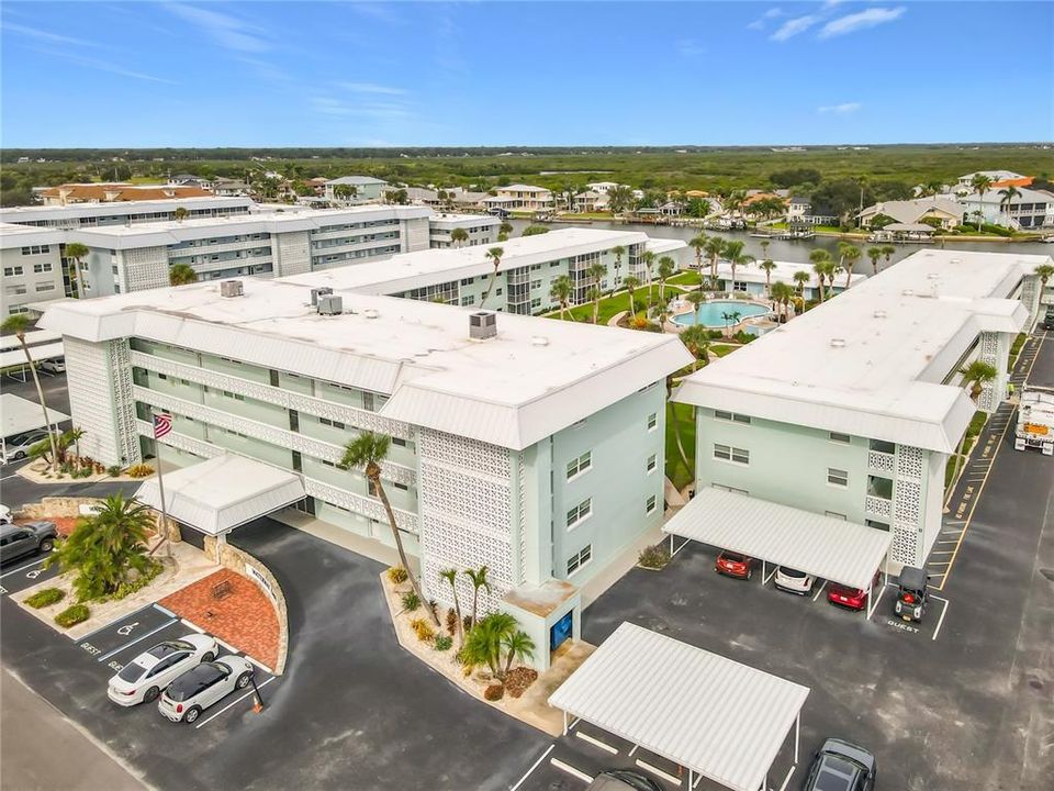 For Sale: $409,000 (2 beds, 2 baths, 1134 Square Feet)