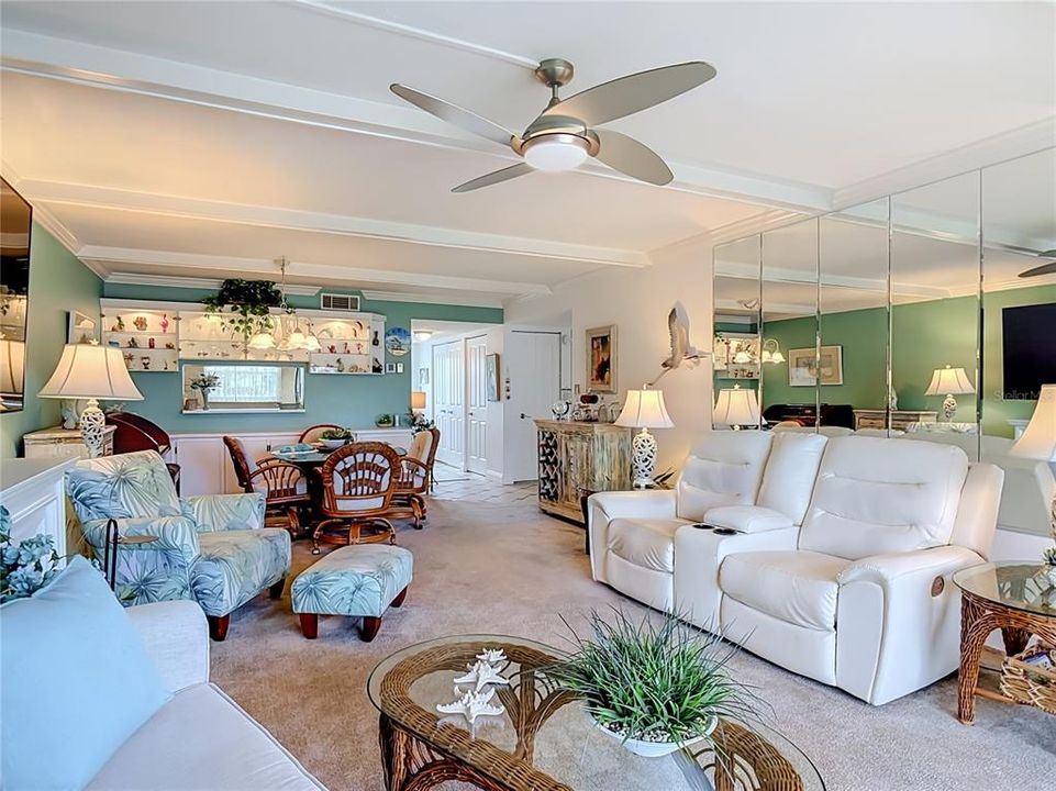 For Sale: $409,000 (2 beds, 2 baths, 1134 Square Feet)