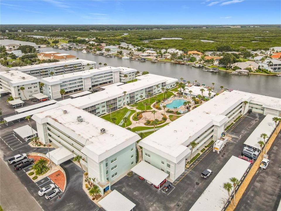 For Sale: $409,000 (2 beds, 2 baths, 1134 Square Feet)