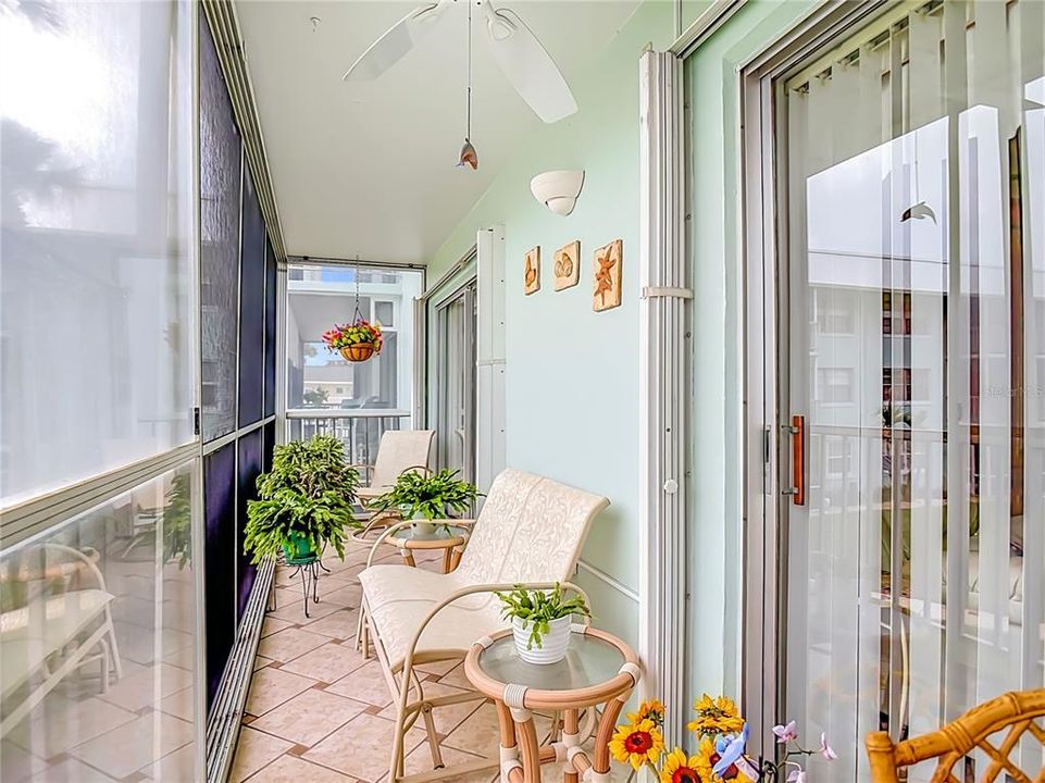 For Sale: $409,000 (2 beds, 2 baths, 1134 Square Feet)