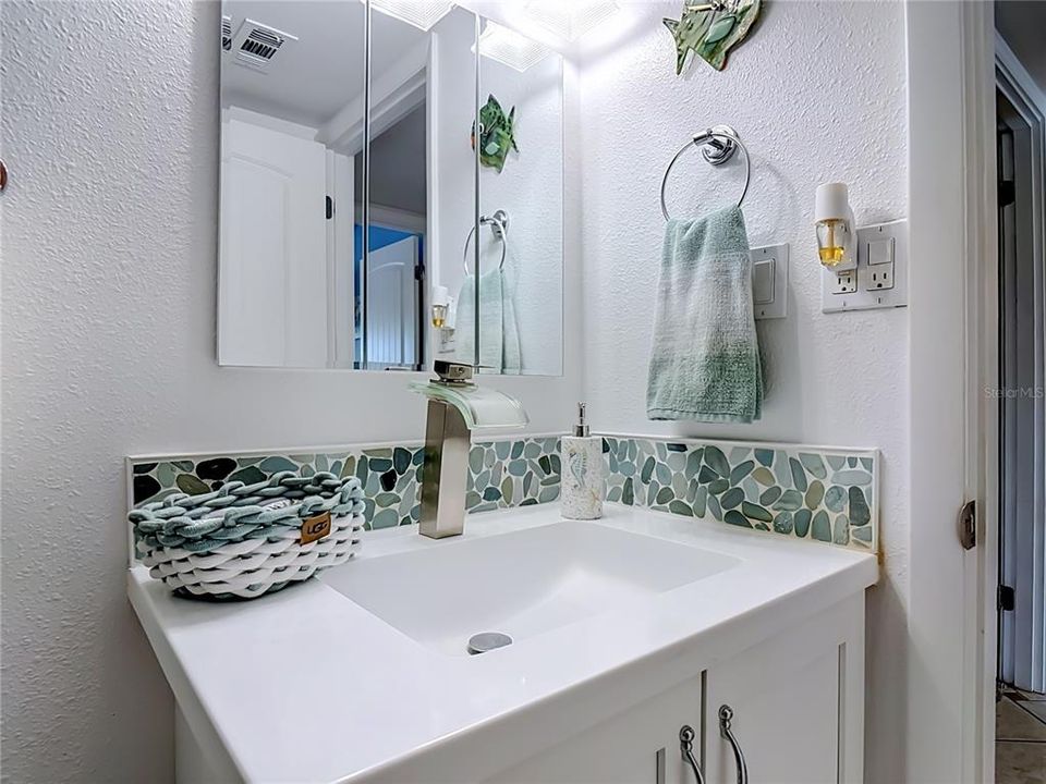 For Sale: $409,000 (2 beds, 2 baths, 1134 Square Feet)