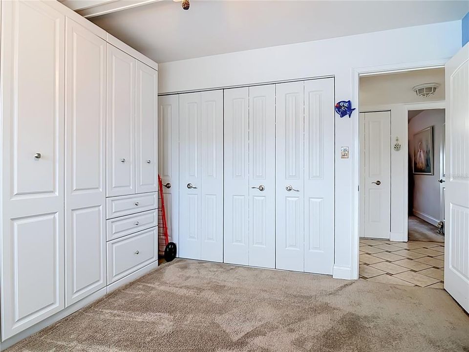 For Sale: $409,000 (2 beds, 2 baths, 1134 Square Feet)