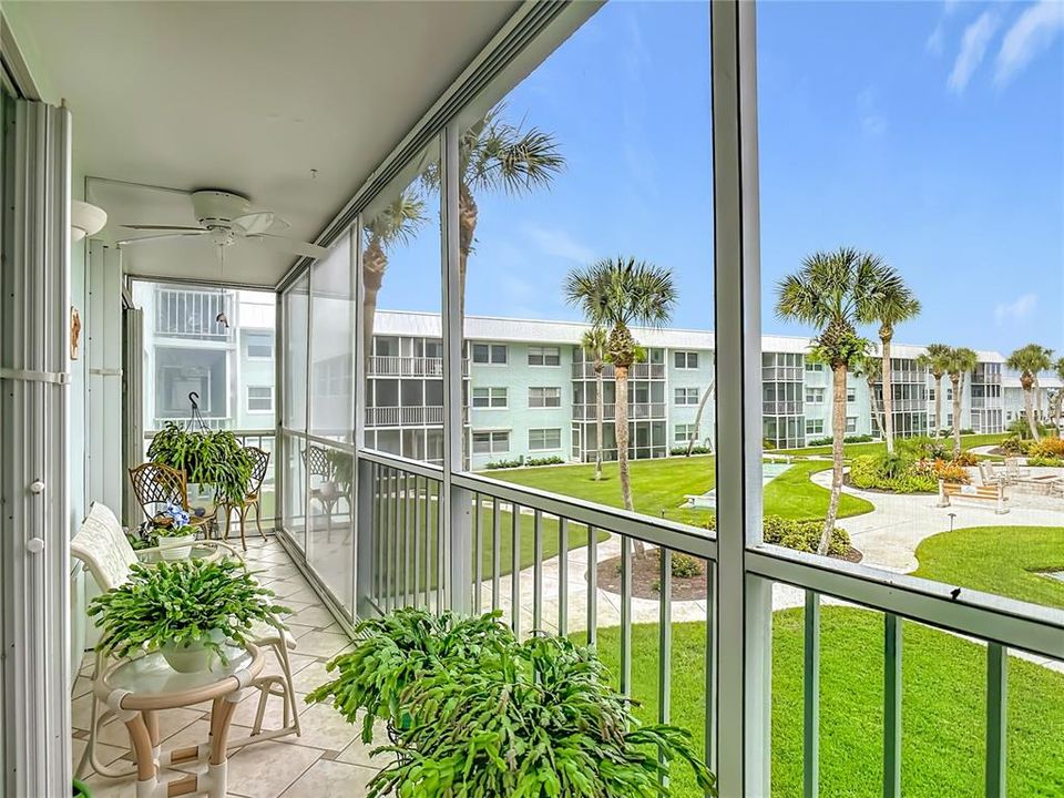 For Sale: $409,000 (2 beds, 2 baths, 1134 Square Feet)