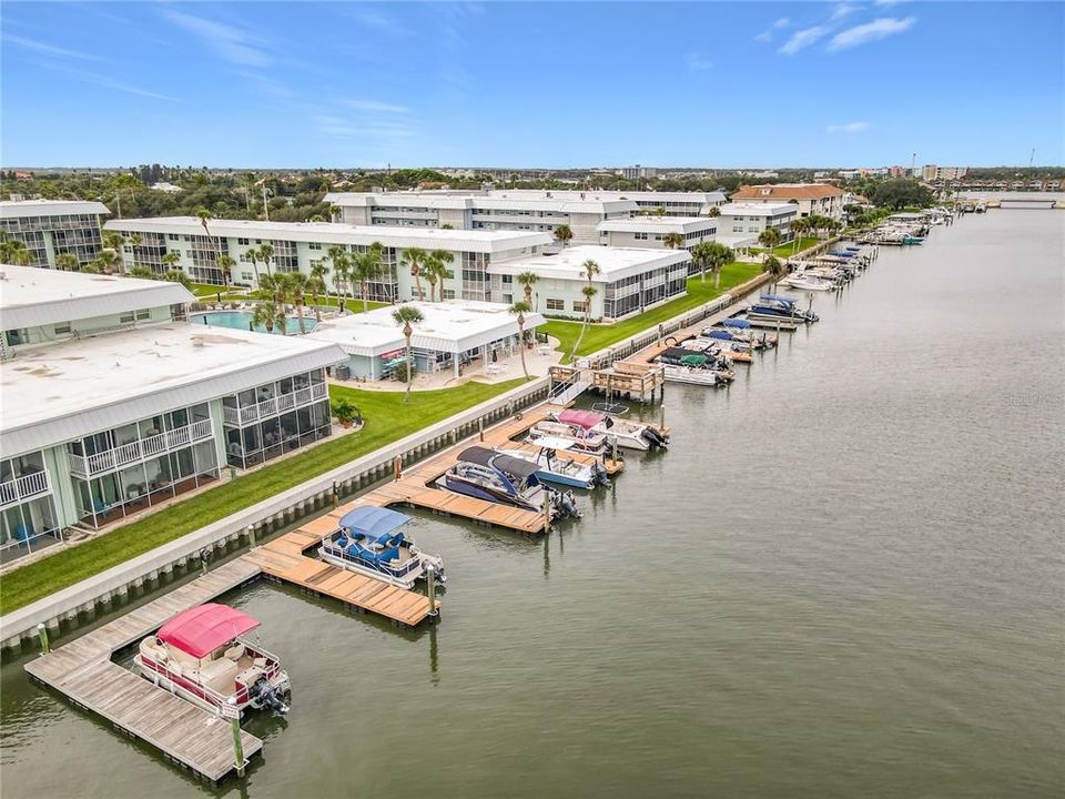 For Sale: $409,000 (2 beds, 2 baths, 1134 Square Feet)