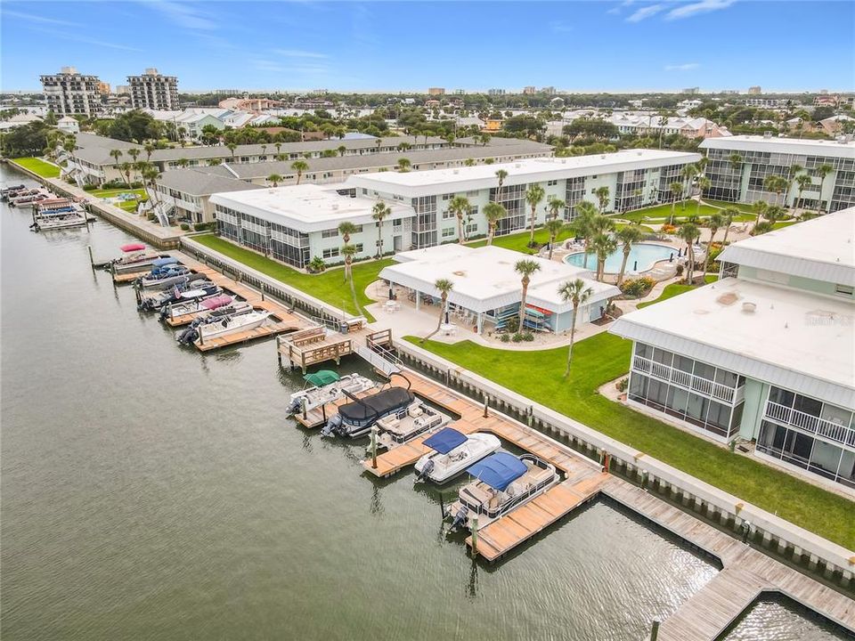 For Sale: $409,000 (2 beds, 2 baths, 1134 Square Feet)