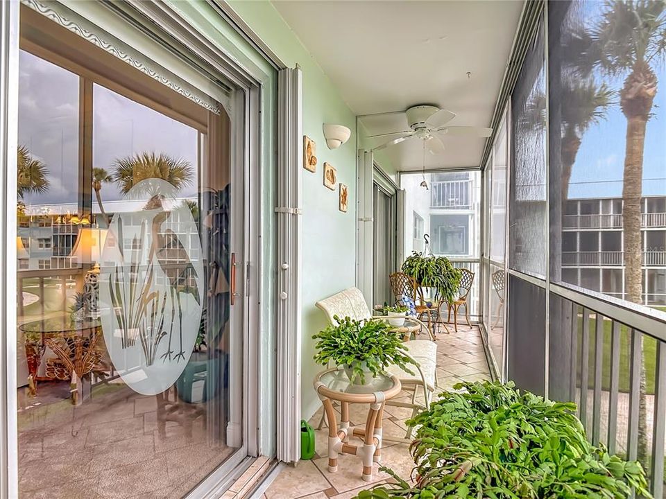 For Sale: $409,000 (2 beds, 2 baths, 1134 Square Feet)