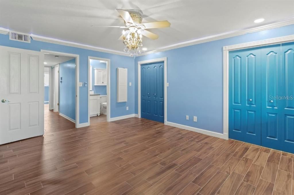 Activo con contrato: $199,900 (2 camas, 2 baños, 1103 Pies cuadrados)