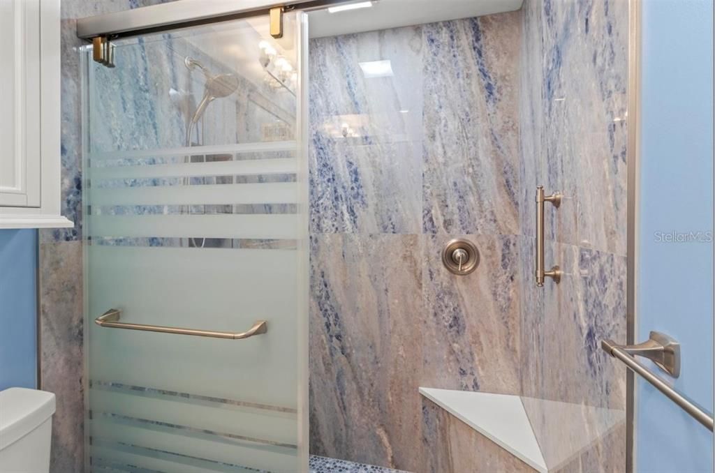Activo con contrato: $199,900 (2 camas, 2 baños, 1103 Pies cuadrados)