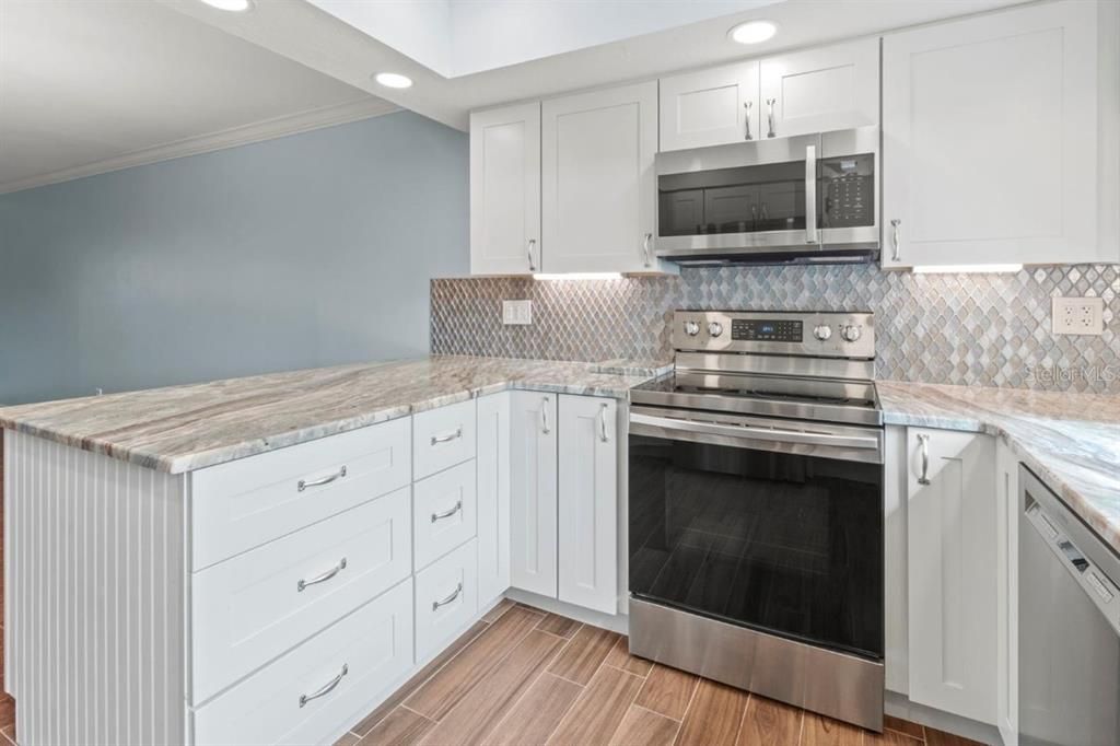 Activo con contrato: $199,900 (2 camas, 2 baños, 1103 Pies cuadrados)