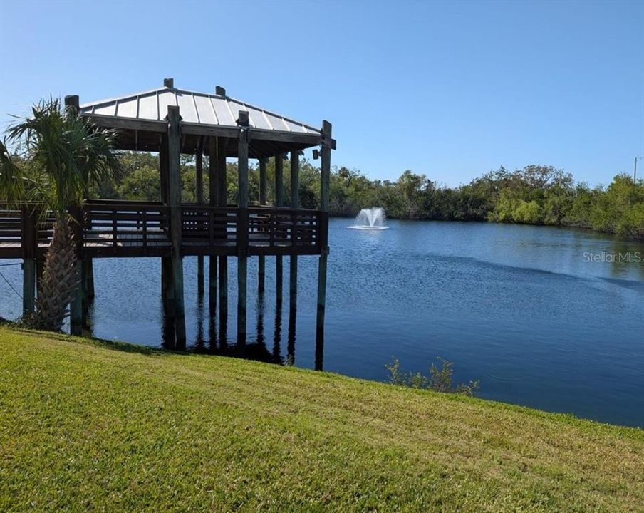 Activo con contrato: $199,900 (2 camas, 2 baños, 1103 Pies cuadrados)