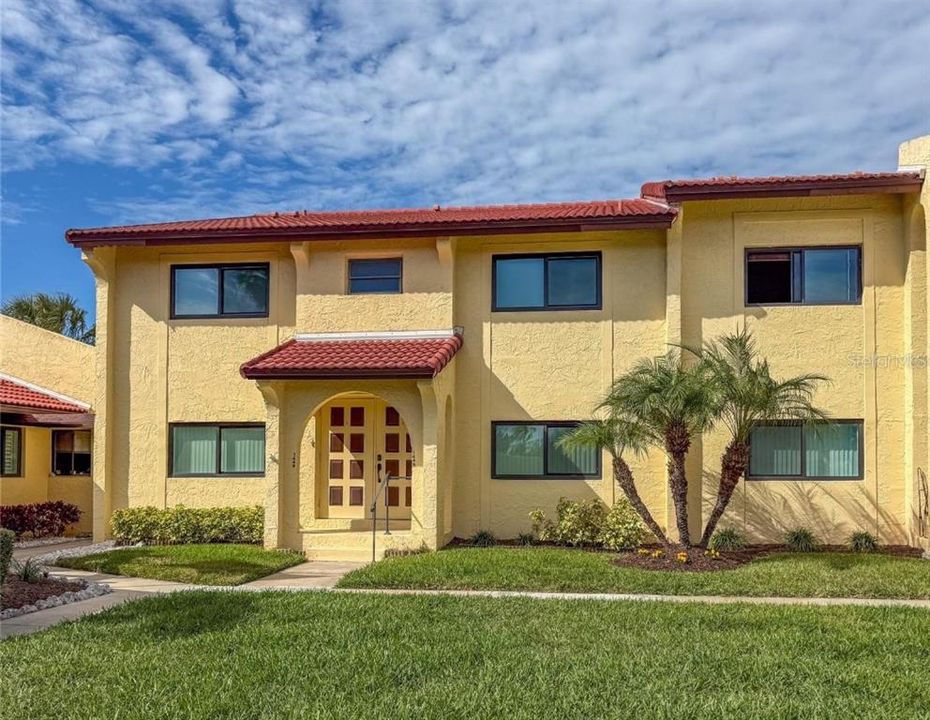 Activo con contrato: $199,900 (2 camas, 2 baños, 1103 Pies cuadrados)