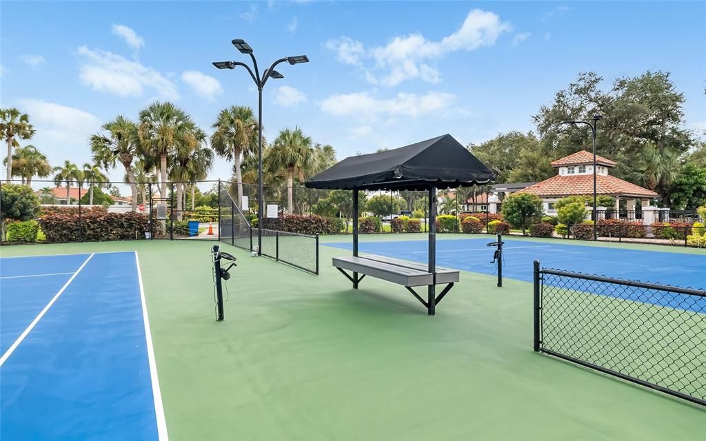 En Venta: $899,000 (4 camas, 3 baños, 2799 Pies cuadrados)