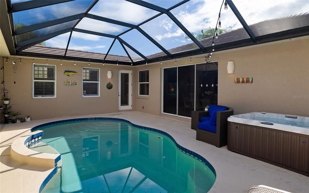 En Venta: $899,000 (4 camas, 3 baños, 2799 Pies cuadrados)