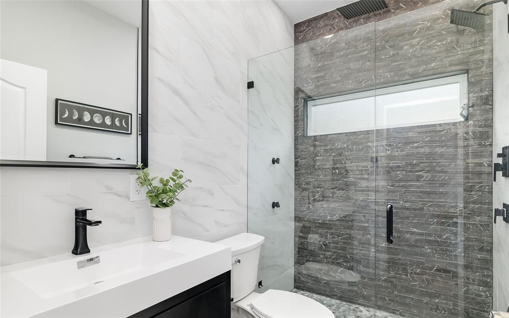 En Venta: $899,000 (4 camas, 3 baños, 2799 Pies cuadrados)