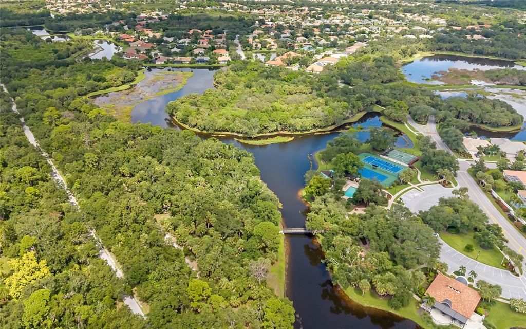 En Venta: $899,000 (4 camas, 3 baños, 2799 Pies cuadrados)