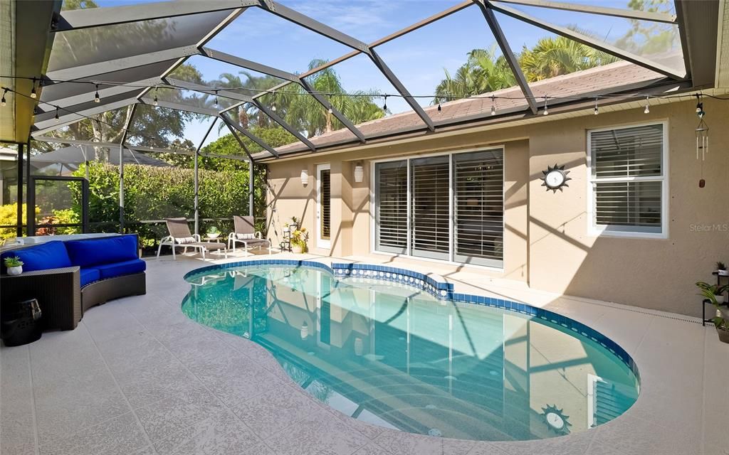En Venta: $899,000 (4 camas, 3 baños, 2799 Pies cuadrados)