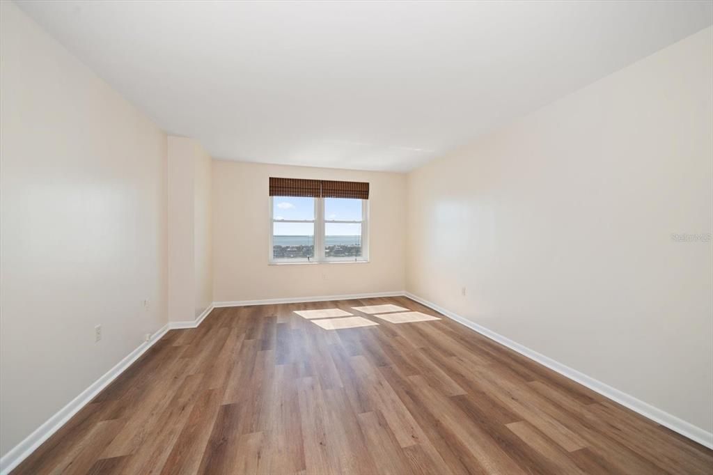 En Venta: $460,000 (2 camas, 2 baños, 1700 Pies cuadrados)