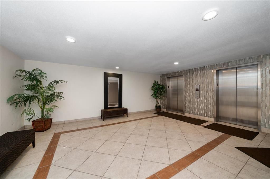 En Venta: $460,000 (2 camas, 2 baños, 1700 Pies cuadrados)
