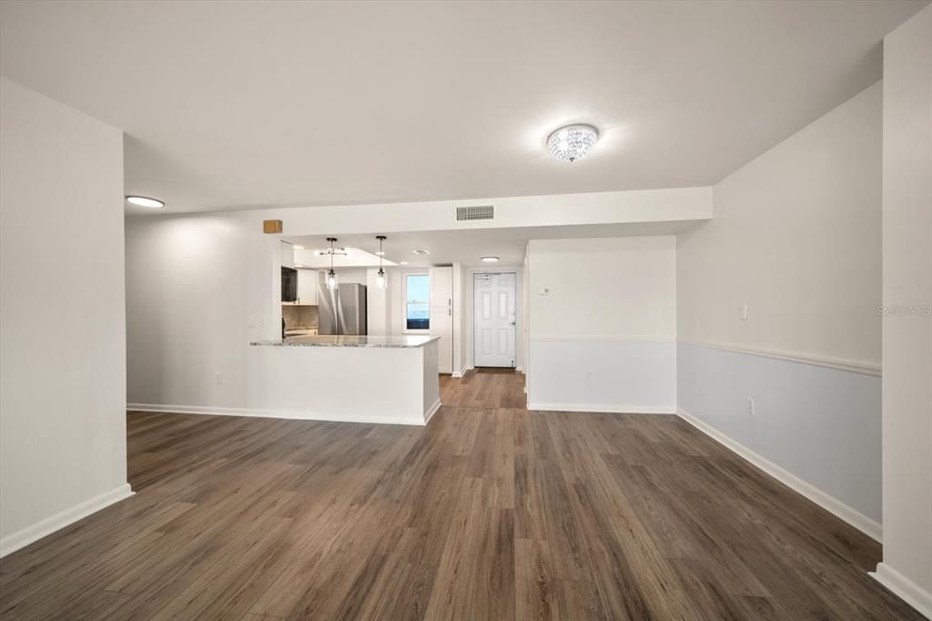 En Venta: $460,000 (2 camas, 2 baños, 1700 Pies cuadrados)