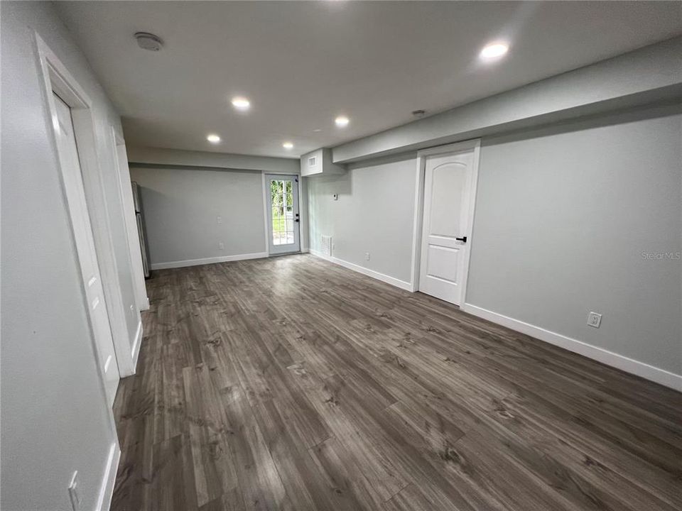 В аренду: $1,900 (2 спален, 1 ванн, 1008 Квадратных фут)