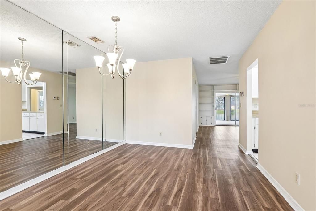For Sale: $250,000 (2 beds, 2 baths, 1828 Square Feet)
